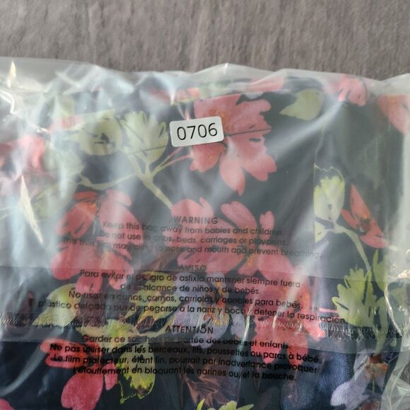 Lands End Shorts Womens Size 2 mid rise Blue floral shorts 7” inseam - Picture 10 of 10